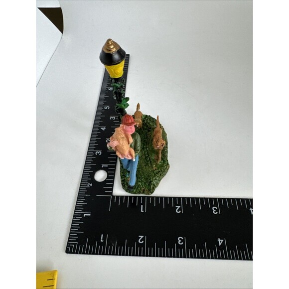 LEMAX Coventry Cove The Biggest Turkey Man Dogs Lamp Pole Christmas Village 4" - Picture 8 of 9